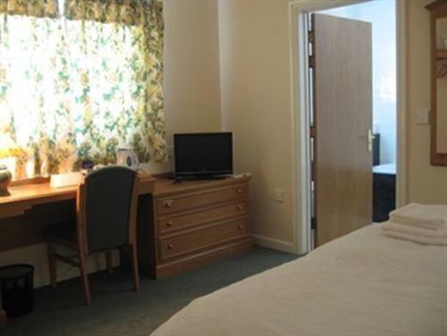 Hazelwood House Bed & Breakfast Бридженд Екстериор снимка